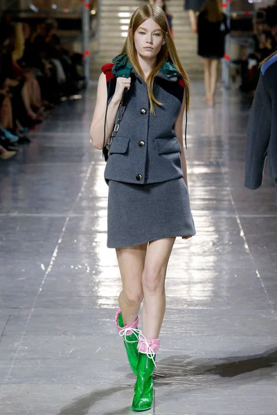 Look 12